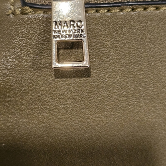 MARC NEW YORK Andrew Marc Mini Wallet/Coin purse/ID holder - Picture 3 of 5
